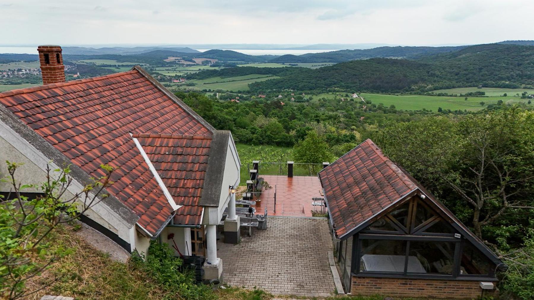 Borospince Vendeghaz Villa Pécsely Buitenkant foto