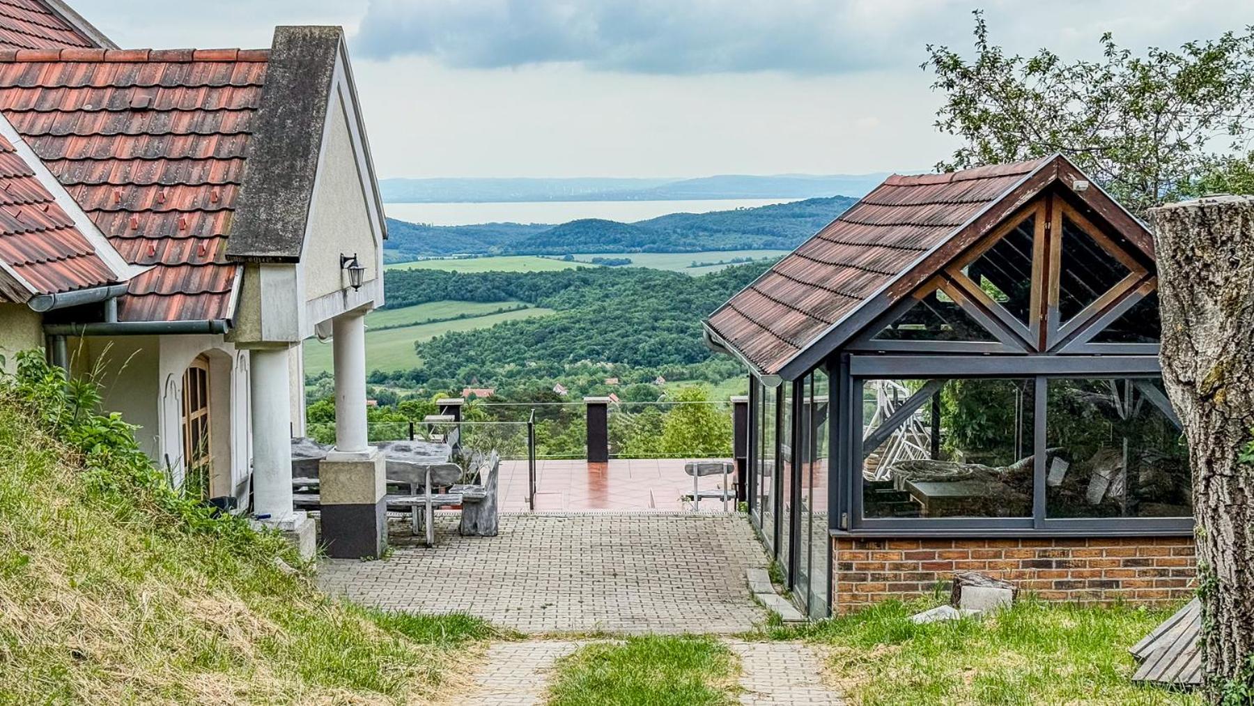 Borospince Vendeghaz Villa Pécsely Buitenkant foto