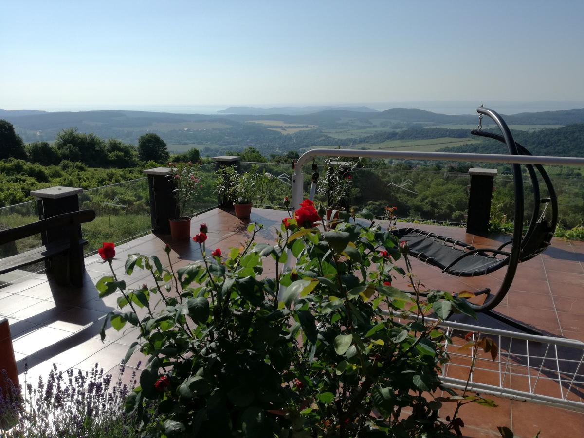 Borospince Vendeghaz Villa Pécsely Buitenkant foto