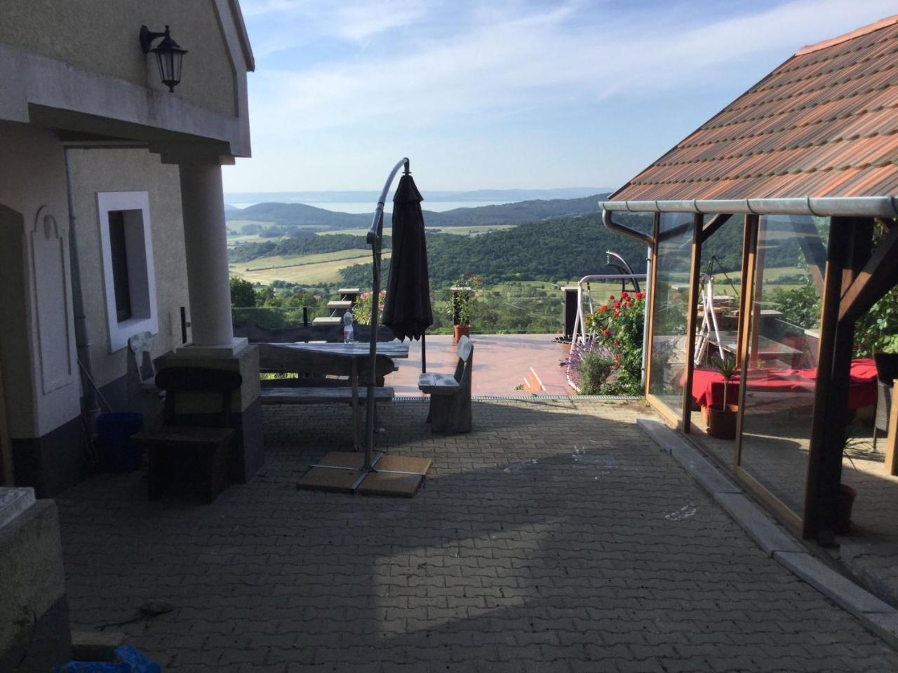 Borospince Vendeghaz Villa Pécsely Buitenkant foto
