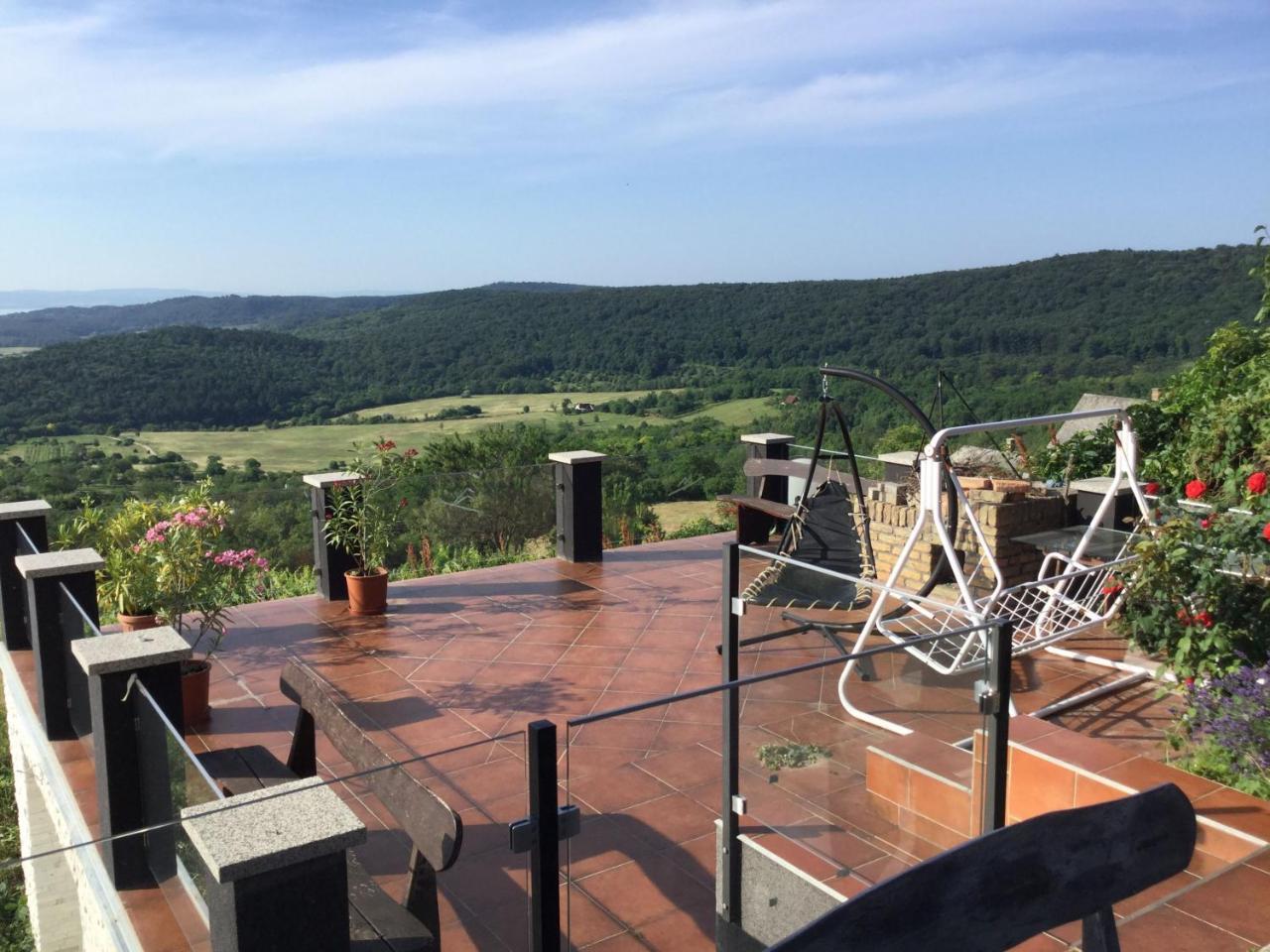 Borospince Vendeghaz Villa Pécsely Buitenkant foto