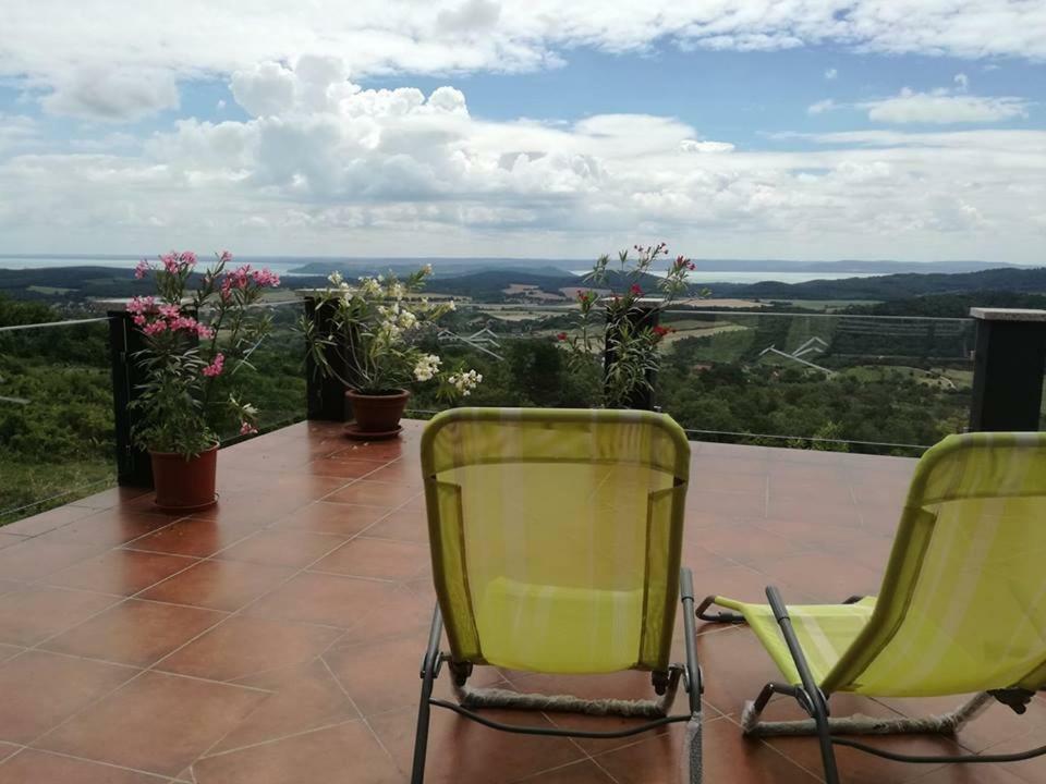 Borospince Vendeghaz Villa Pécsely Buitenkant foto